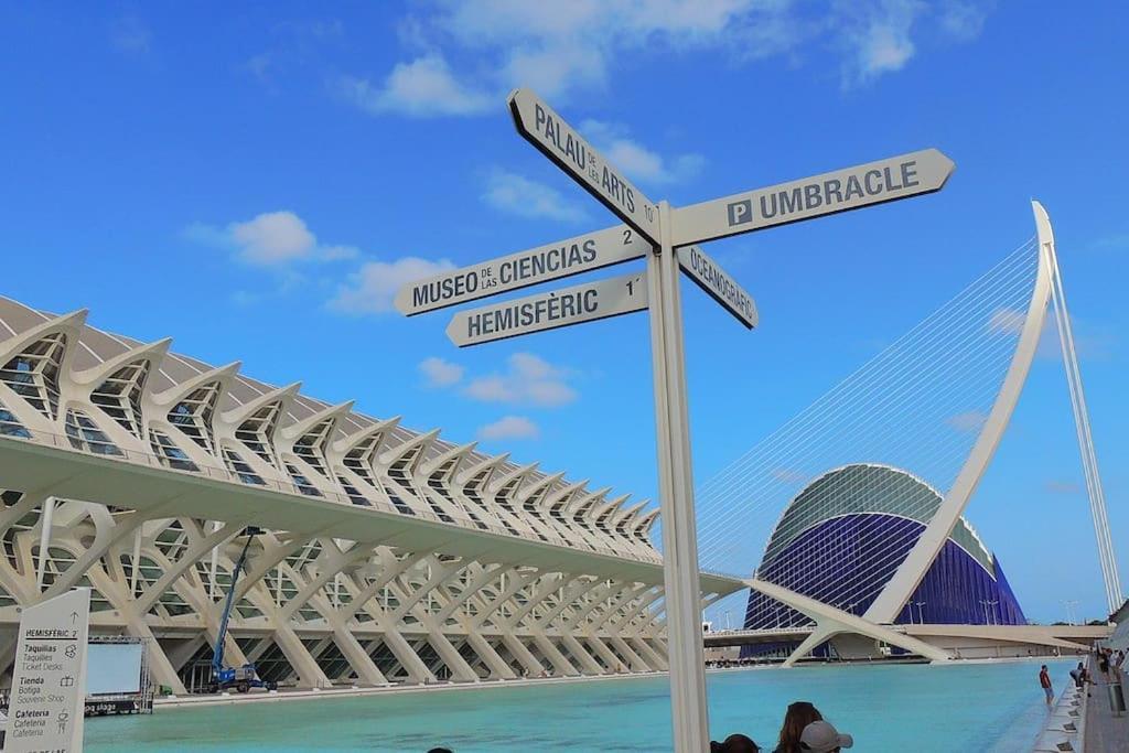 Valencia Las Artes Y Ciencias + Garaje + Netflix المظهر الخارجي الصورة