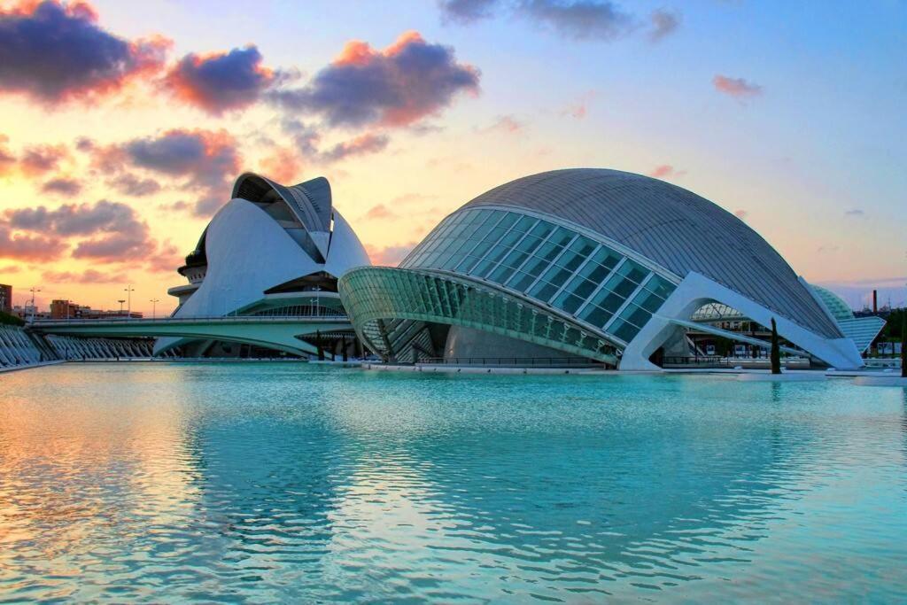 Valencia Las Artes Y Ciencias + Garaje + Netflix المظهر الخارجي الصورة